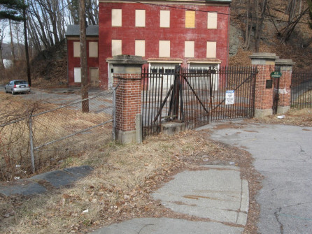 Entry to Upper Landing off Water Street